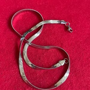 Silver colored necklace